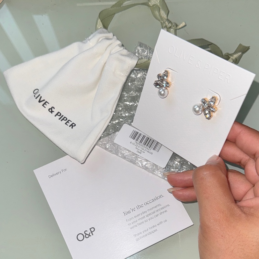 Olive & Piper Silver Pearl Earrings